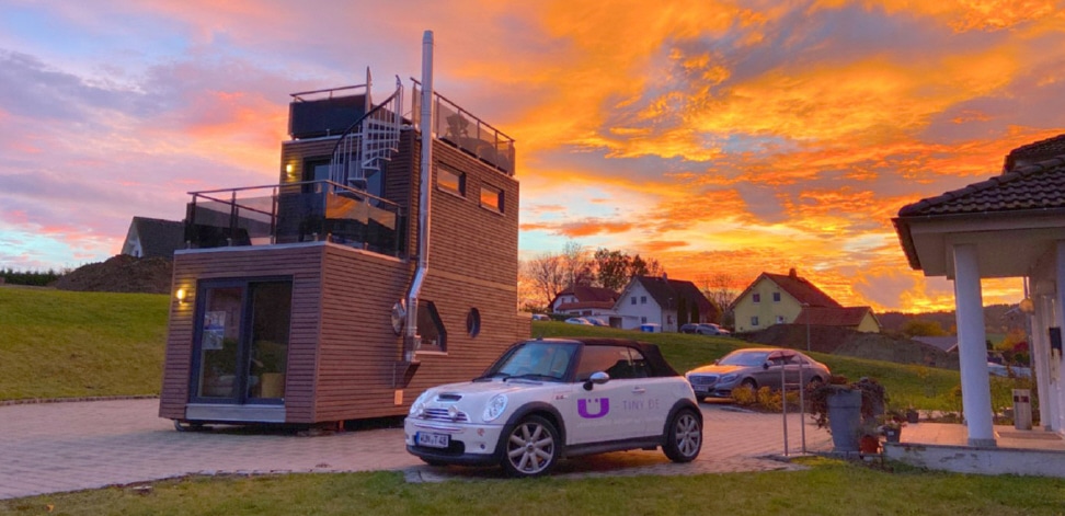 CUDOK.immo Tiny-House-Beratung-Haus Sonnenuntergang CUDOK.immo